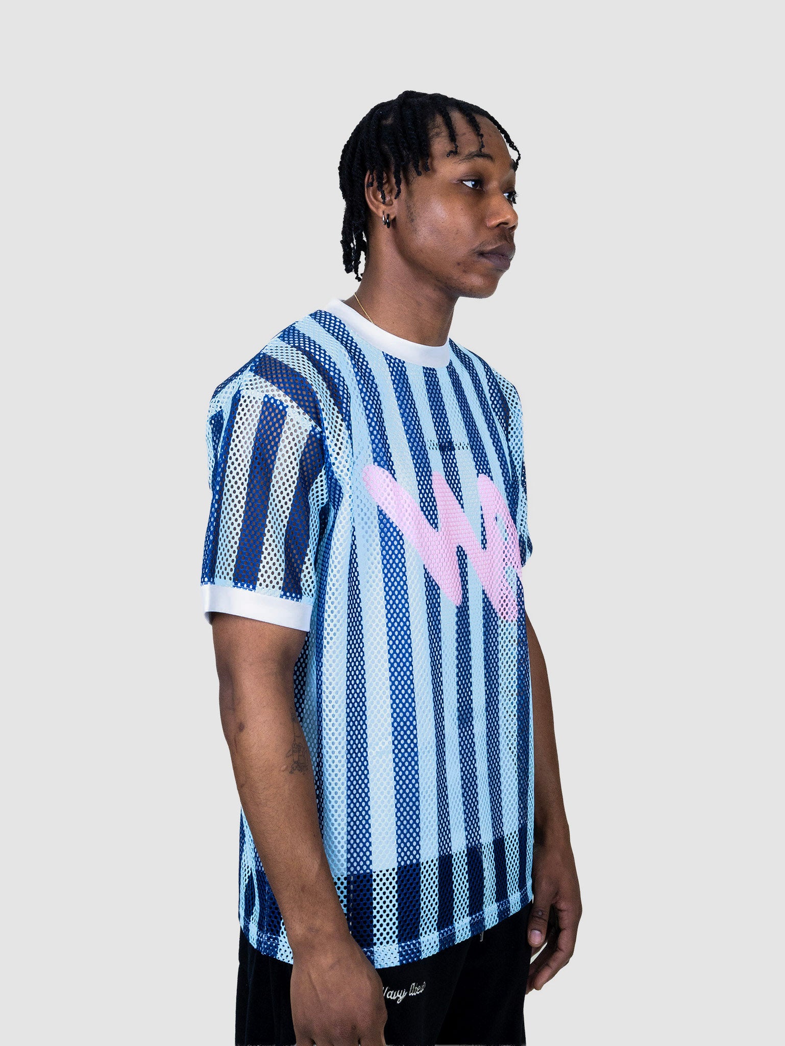 T-shirt mesh
